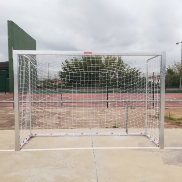 JUEGO PORTERÍAS GALVANIZADAS FÚTBOL SALA/BALONMANO METÁLICAS TRASLADABLES 80X80MM CON BASE 80X40MM